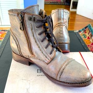 Bed|Stu Bonnie in Taupe Lux